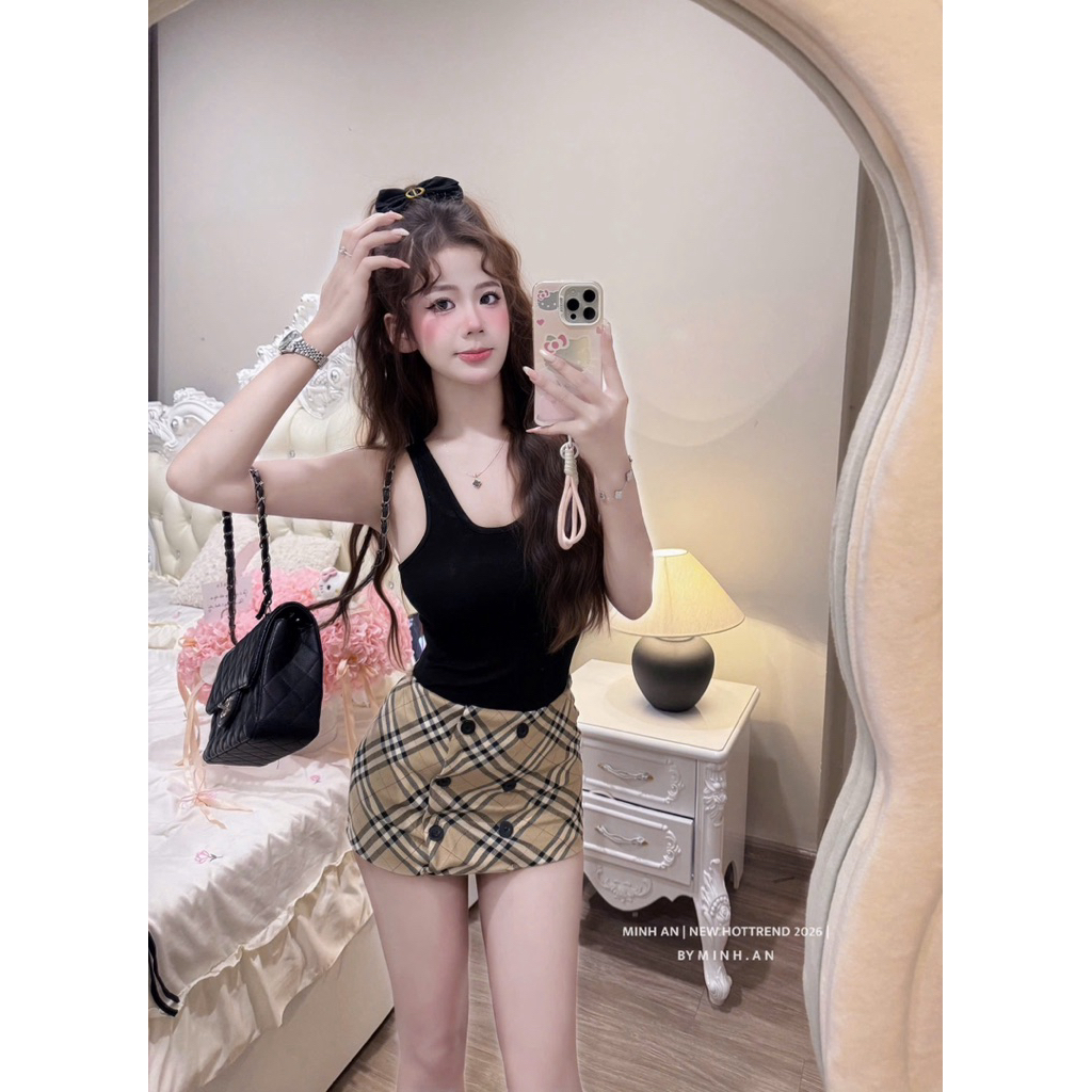 Set áo ba lỗ chân váy kẻ đính khuy trẻ trung