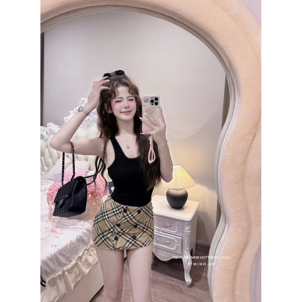 Set áo ba lỗ chân váy kẻ đính khuy trẻ trung