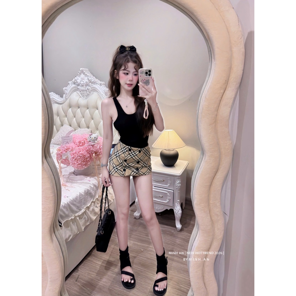 Set áo ba lỗ chân váy kẻ đính khuy trẻ trung