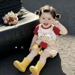 Set yếm đùi kèm áo hình mickey cho bé