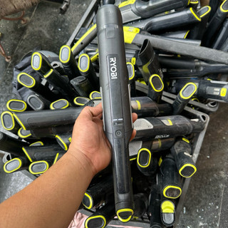 Máy hút bụi cầm tay Ryobi 4V - Tặng kèm 2 pin 4v - Máy hút bụi ô tô, gia đình hàng bãi Úc chuẩn zin