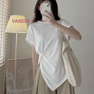Áo thun nữ form suông vạt chéo nhún eo giấu bụng trắng đen VANISA CT057