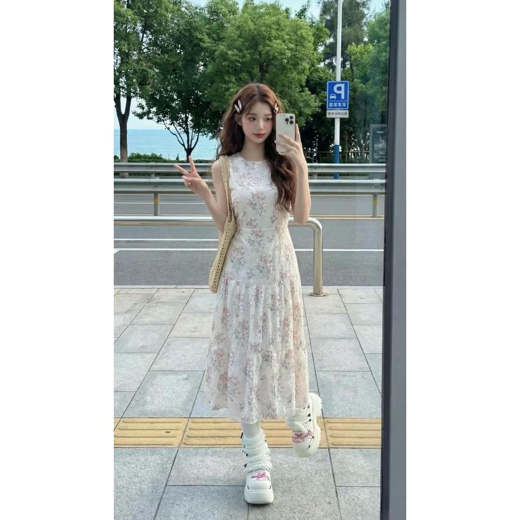 Váy hoa nhí dáng dài sát nách cổ tròn đầm maxi đi biển dáng xòe tầng thướt tha phong cách nàng thơ HCOM27206