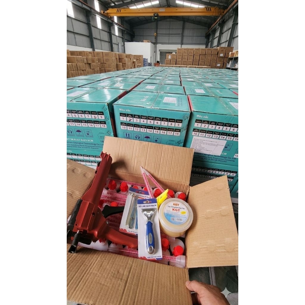 Keo Chà Ron Gạch Epoxy KGT 400ml - Combo 24 Chai (1 Thùng) Tặng Bộ Dụng Cụ Thi Công Full Chống Thấm.