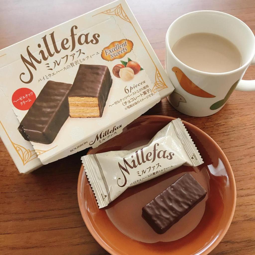 Bánh quy Bourbon Millefas vị sô cô la đen hộp 106,2g - Hàng Nhập Khẩu Nhật Bản