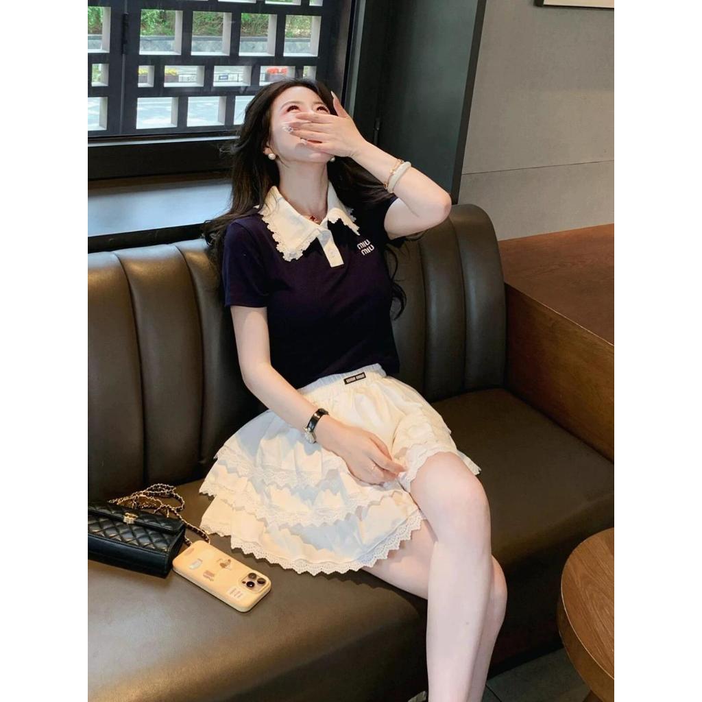 Set bộ váy ngắn nữ áo thun tăm polo cổ ren phối chân váy bèo tầng xếp ly phong cách học đường HCOM25837