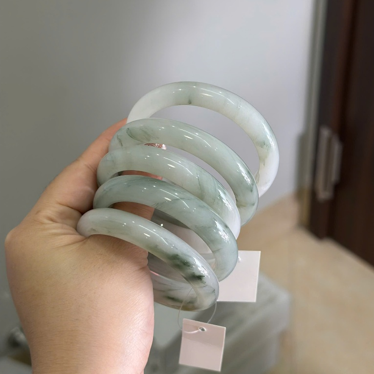 [𝐒𝐀𝐋𝐄] Vòng tay Thiên Sơn Thuý bản hẹ trang sức cao cấp bằng đá tự nhiên nguyên khối 𝐊𝐈𝐌 𝐓𝐇À𝐍𝐇 𝐁Ả𝐎