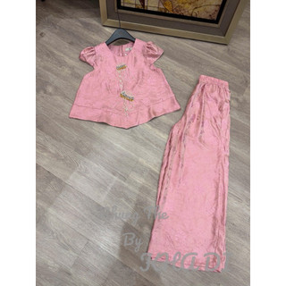 Sét áo lụa cộc tay khâu hình con sứa + quần xuông