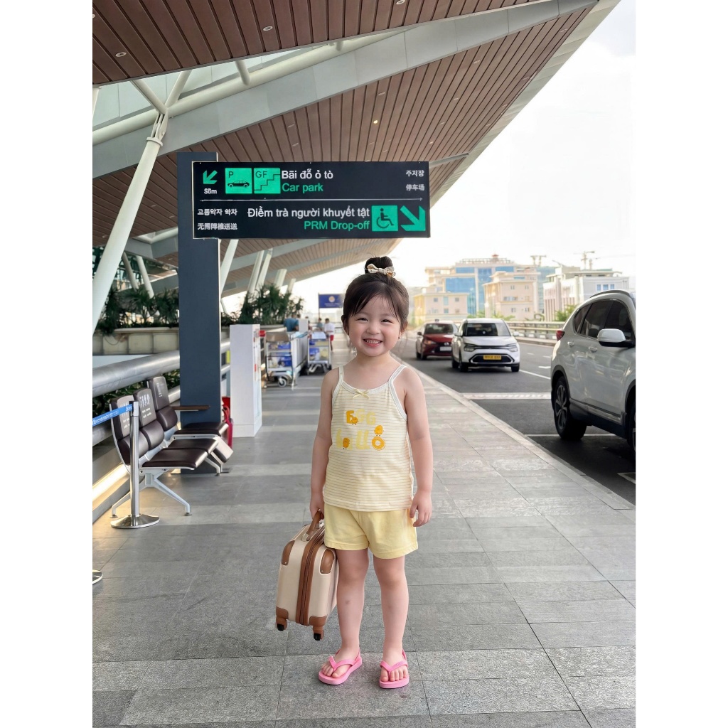 Set bộ cổ yếm bé gái Miniumbaby in hoạ tiết chữ bánh mix quần cộc cute, chất cotton mềm mại SB2740