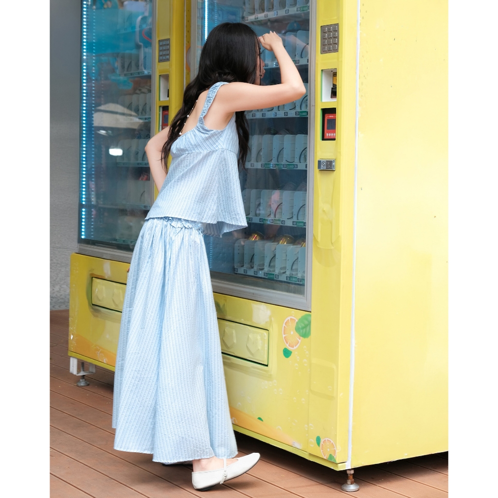 Set Nữ AFONS Kẻ Sọc Áo Cổ Vuông Nhún Ngực, Chân Váy Dài Form Xòe Phối Bèo SECODEE