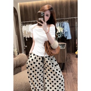Set Bộ Đồ Nữ Áo Zip Trơn Lệch Nhún Vai Mix Quần Suông Chấm Bi To Dáng Dài Ống Rộng