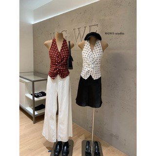 𝐏𝐡𝐢𝐞𝐧 𝐖𝐆𝐖𝐄 | (Sẵn) w9707 Áo Cổ Yếm Sát Nách Soắn Bụng Chấm Bi