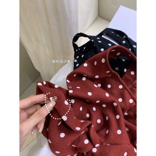 𝐏𝐡𝐢𝐞𝐧 𝐖𝐆𝐖𝐄 | (Sẵn) w9707 Áo Cổ Yếm Sát Nách Soắn Bụng Chấm Bi