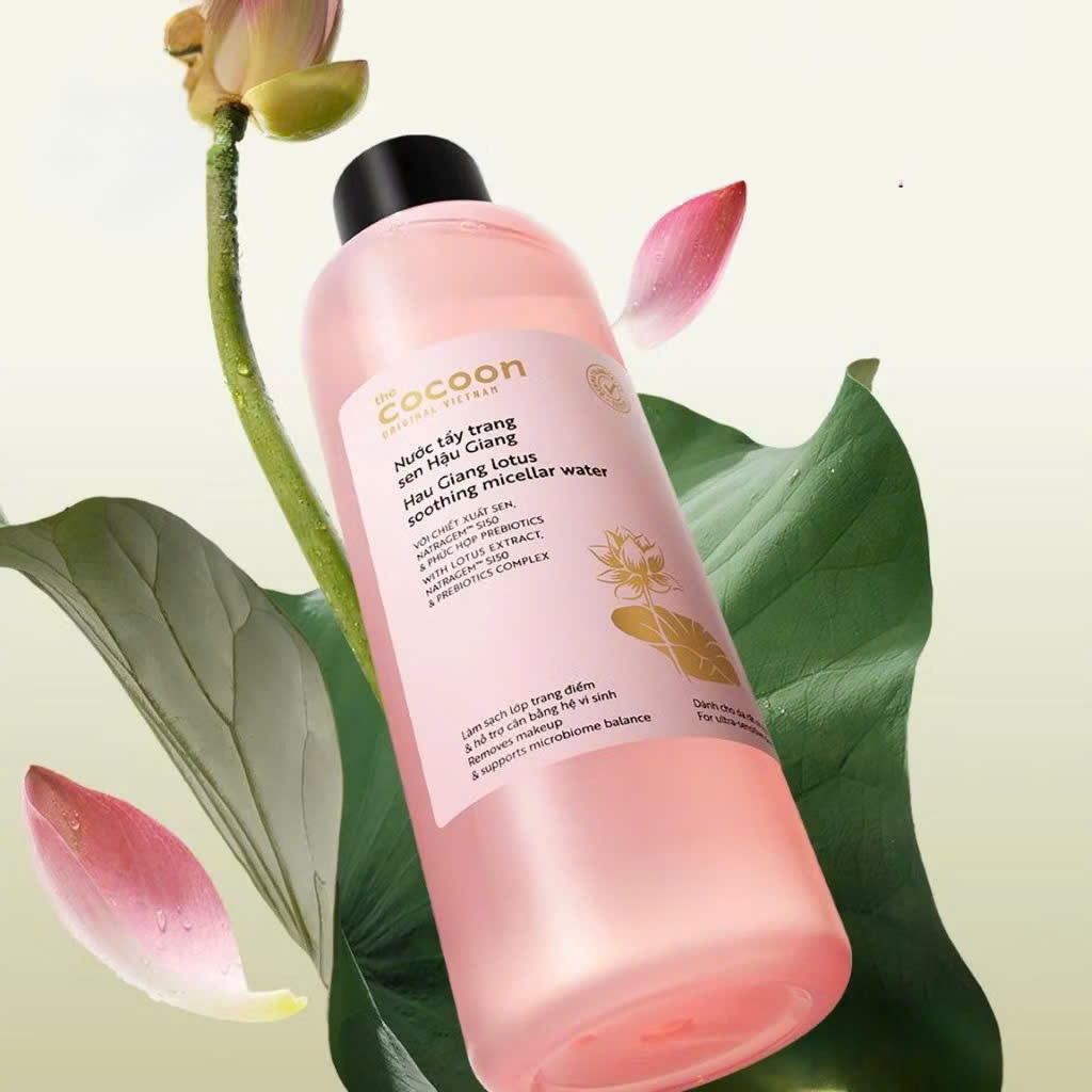 Combo Sữa rửa mặt Sen Hậu Giang Cocoon 310ml + Nước sen Hậu Giang 310ml