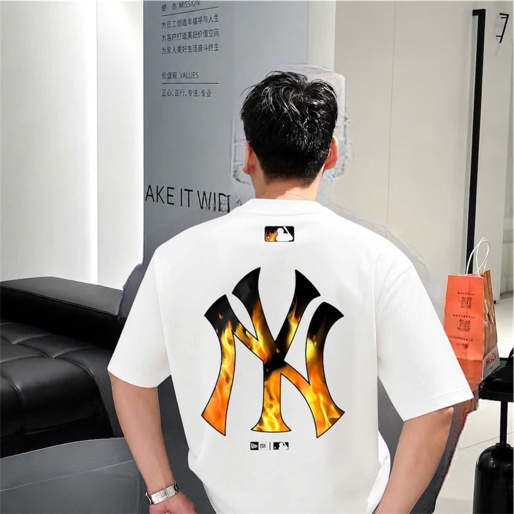 𝗔́𝗼 𝗧𝗵𝘂𝗻 𝓜𝓛𝓑 𝗛𝗶̀𝗻𝗵 𝗜𝗻 𝗦𝗮̆́𝗰 𝗡𝗲́𝘁, 𝗡𝗮𝗺 𝗡𝘂̛̃ - 𝗧𝘀𝗵𝗶𝗿𝘁 𝓜𝓛𝓑 𝗨𝗻𝗶𝘀𝗲𝘅, 𝗙𝗼𝗿𝗺 𝗢𝘃𝗲𝗿𝘀𝗶𝘇𝗲, 𝟮𝟲𝟬𝗚𝗦𝗠 - 𝐍𝐘 𝐋𝐮̛̉𝐚