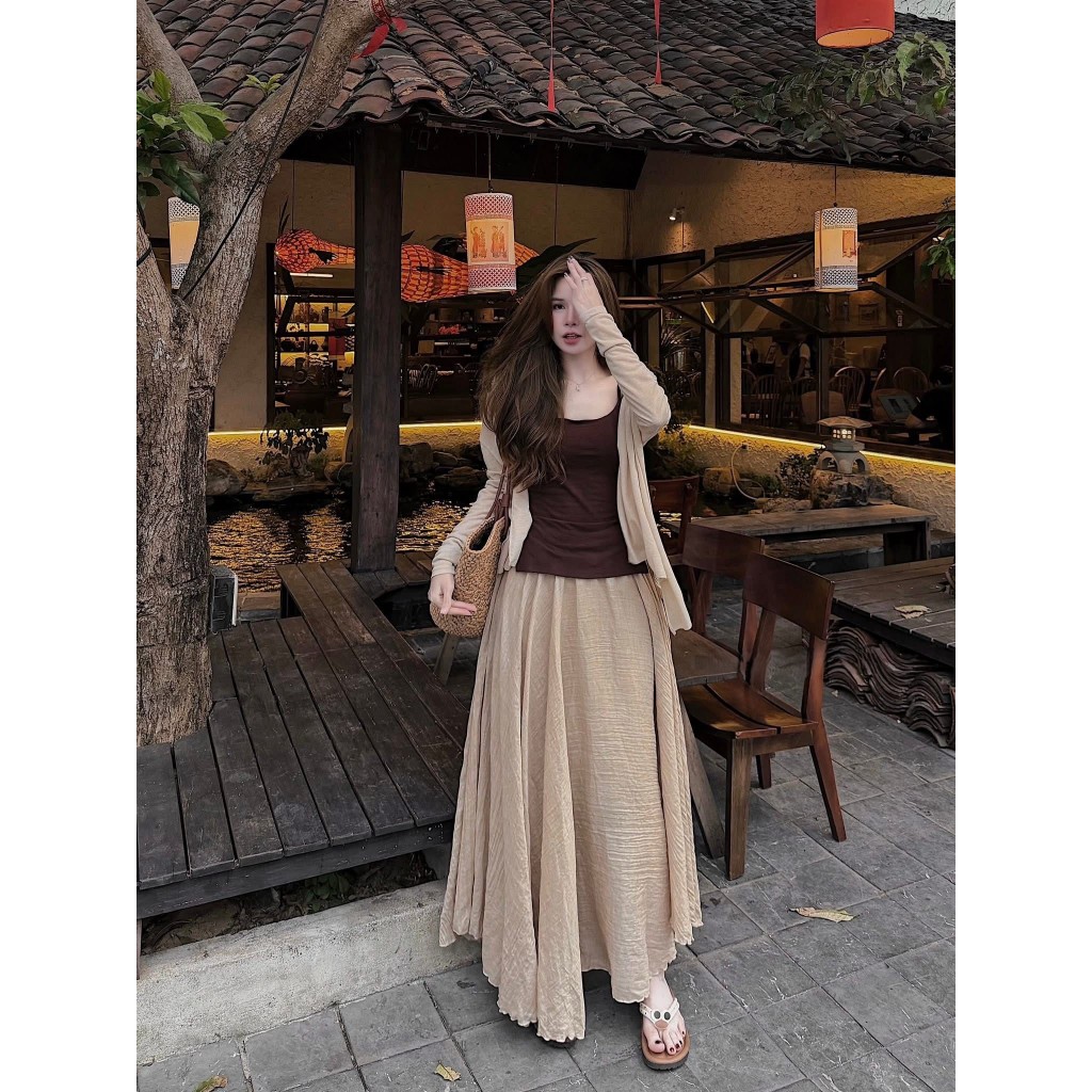 Set bộ 3 món nữ chân váy maxi dài xòe bồng áo hai dây ôm kèm áo khoác cardigan mỏng phong cách nàng thơ HCOM27304