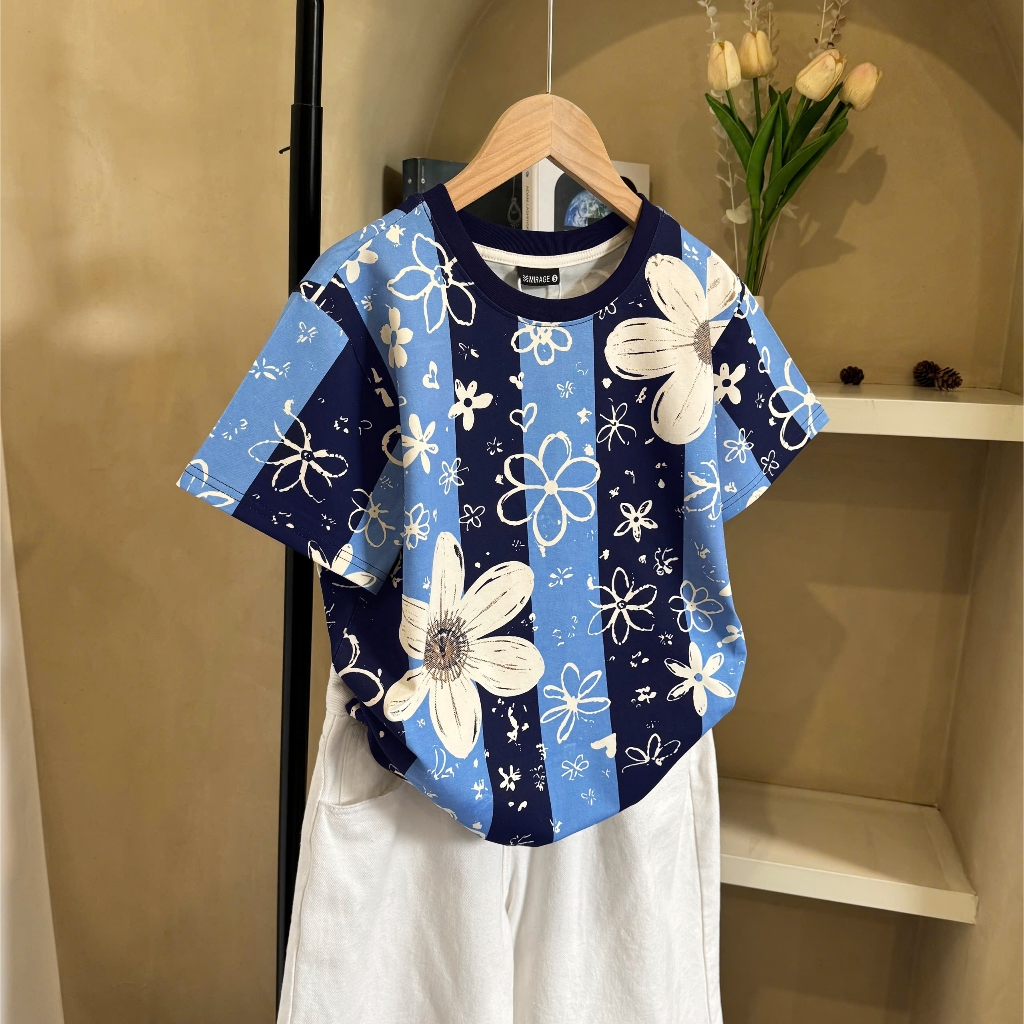 Áo Thun Phối Hoa Trên Nền Sọc Hai Xanh Cuốn Hút, Chất Cotton Mềm Mịn, Có Kèm Hình Thật.
