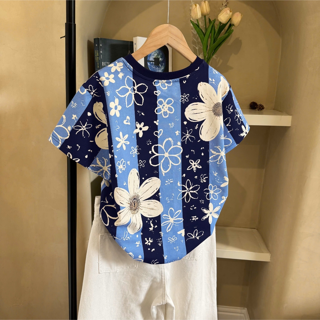 Áo Thun Phối Hoa Trên Nền Sọc Hai Xanh Cuốn Hút, Chất Cotton Mềm Mịn, Có Kèm Hình Thật.