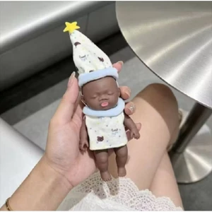 Búp bê xấu xí lạ mắt, độc đáo, đàn hồi biến thành nhiều hình dạng rồi trở lại ban đầu