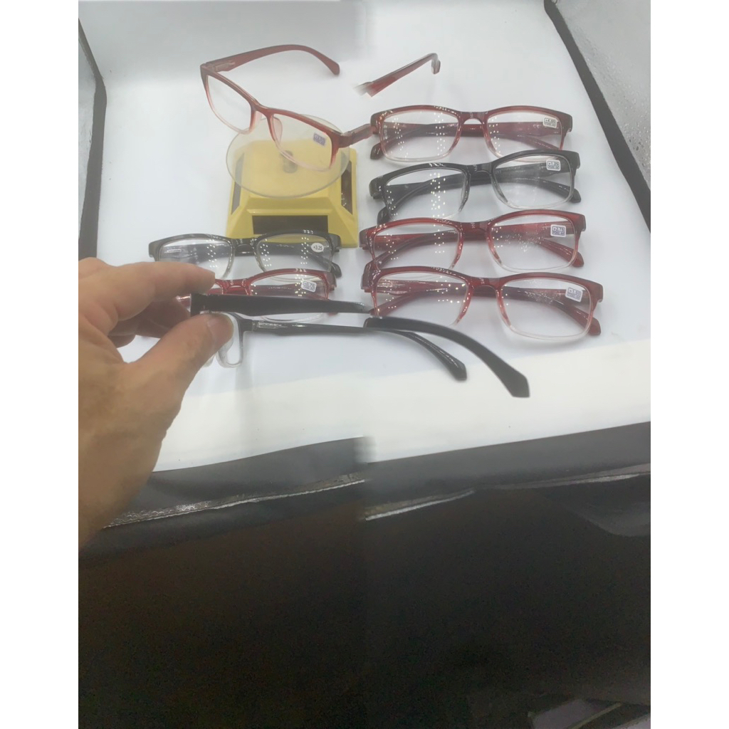 Mắt kính lão đọc sách coi điện thoại ,kính viễn Hộp kính và khăn lau kính