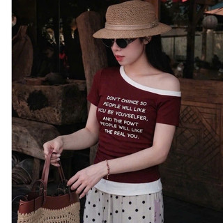 Áo Lệch Vai Basic Trẻ trung Phối Viền Màu In Chữ Nổi Bật