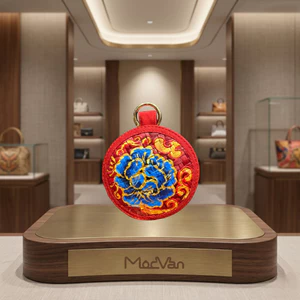 Charm Una Cỏ Bàng Q Gallery - Đan Vẽ Tay - Treo Túi Xách Móc Khóa