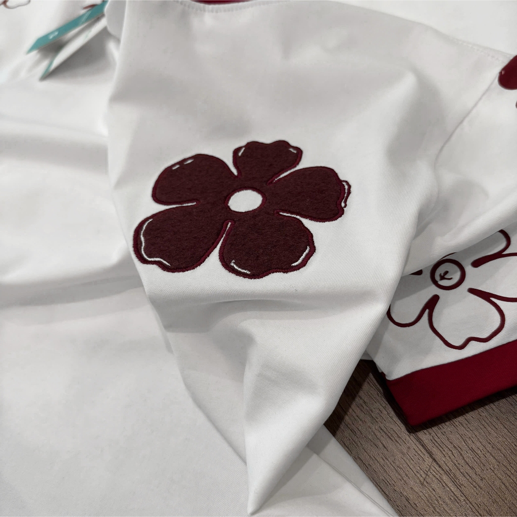 Áo Thun Trắng Hoa Đỏ Dễ Thương, Chất Cotton Mềm Mịn, Có Kèm Hình Thật.