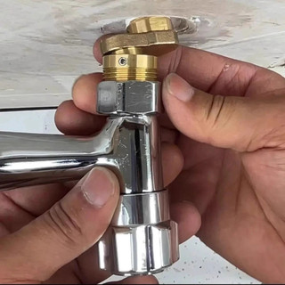 Bộ Chân Sen Xoay 360° Bằng Đồng – Chỉnh Góc Lệch – Dễ Dàng Lắp Đặt Sen Cây, Van Nóng Lạnh