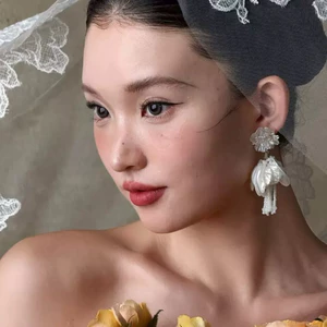 SẴN Bông Tai Hoa Trà Trắng Phối Nhiều Kiểu Dành cho Áo Dài, Lam Phục Đa Dạng Thời Trang