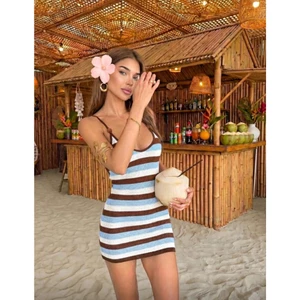 Đầm ngắn body dệt kim hở lưng cột dây kẻ sọc phong cách Bohemian (Hàng Order)
