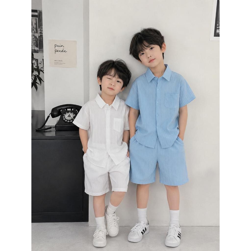Bộ Sơ Mi ĐŨI GÂN Hàn cho bé trai từ 17-60kg, chất liệu đũi Hàn mềm mát, thoải mái phù hợp cho bé đi học, đi du lịch