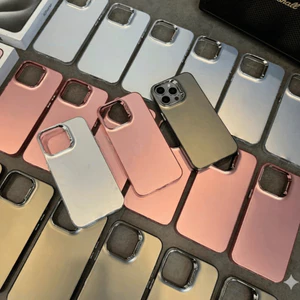 Case IPhone Royal Titanium Series Gợi liên tưởng đến sự bền bỉ và đẳng cấp của kim loại- Nắng Case