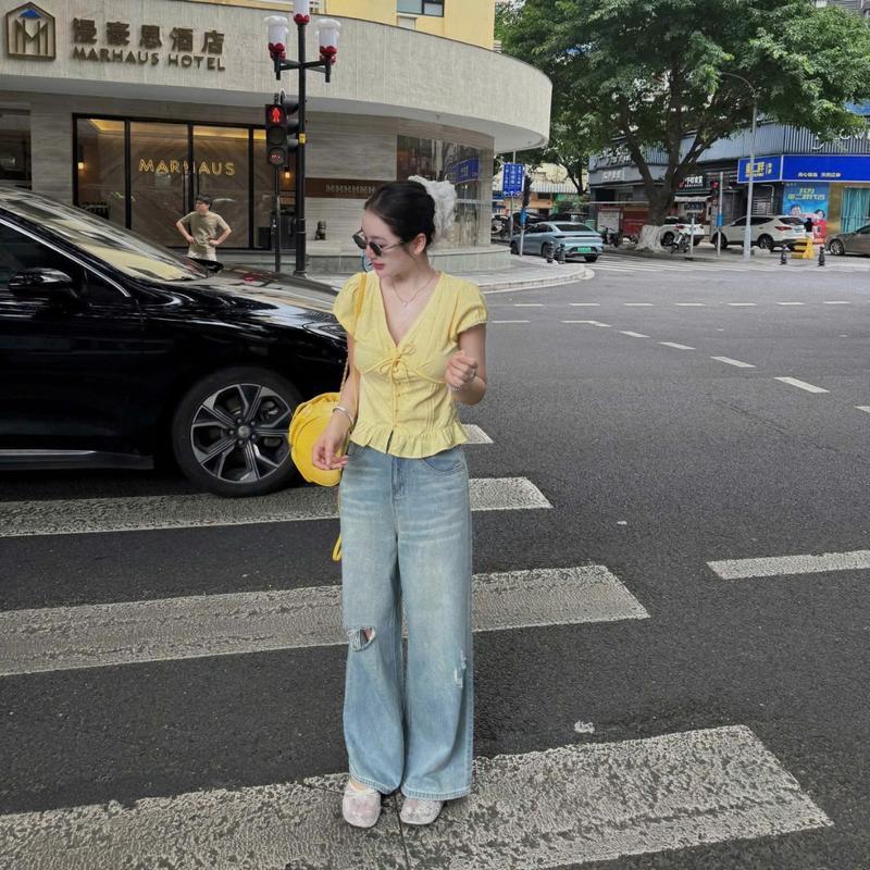 Áo kiểu corset ôm body cổ V nhún ngực thắt nơ áo blouse tay bồng chạy gân eo viền ren HCOM27330