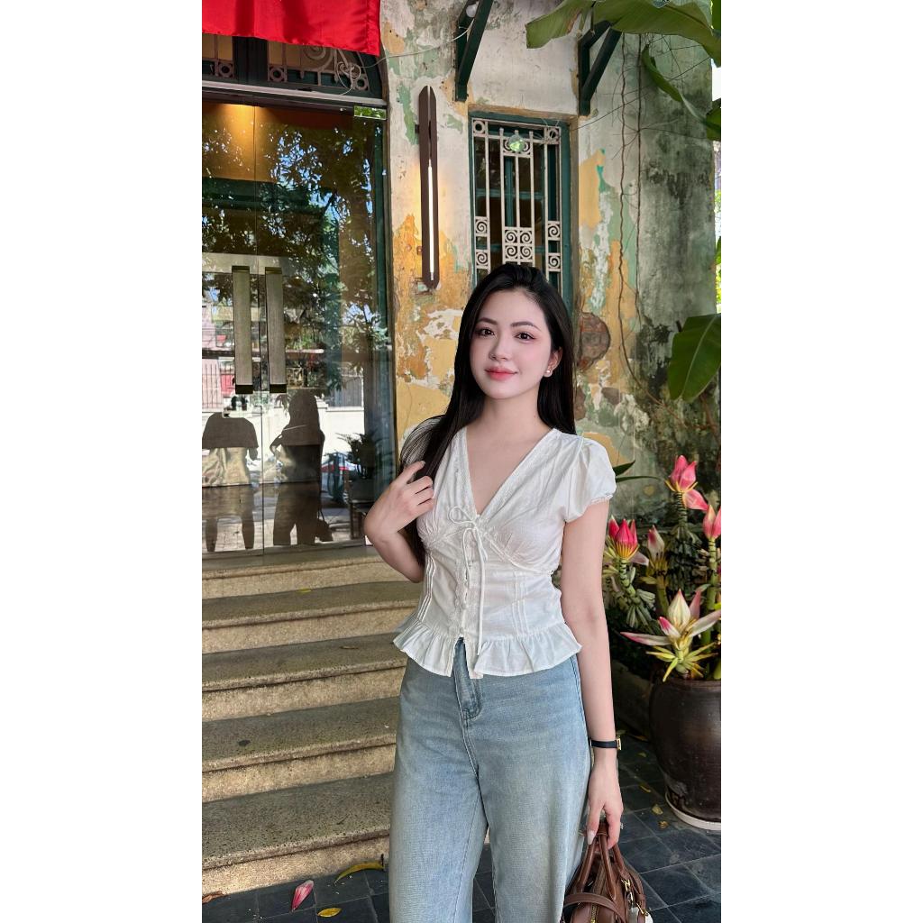 Áo kiểu corset ôm body cổ V nhún ngực thắt nơ áo blouse tay bồng chạy gân eo viền ren HCOM27330