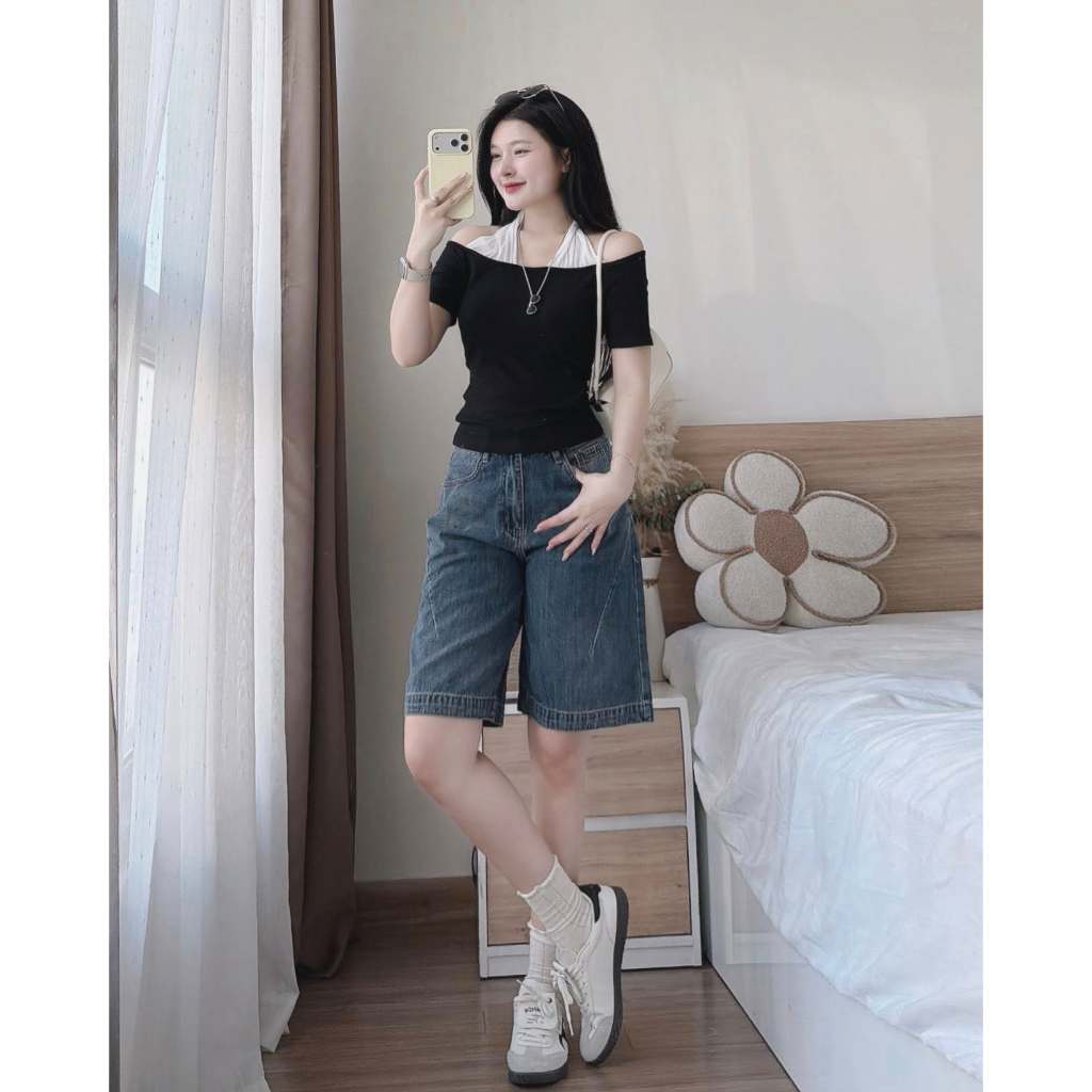Áo croptop giả hai lớp trễ vai cổ yếm trắng đen áo blouse ngắn tay ôm sát nách HCOM27332