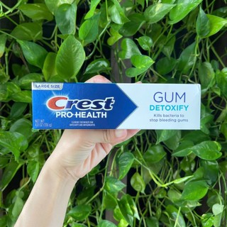 Kem đánh răng Crest Pro-Health Gum Detoxify 136g – Hỗ trợ chăm sóc nướu khỏe mạnh-Hàng Mỹ chính hãng