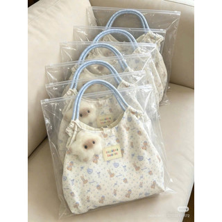 Túi Tote Vải Pastel Hot Trend 2026 Tặng Kèm Charm Gấu Bông – Túi Đi Học Đựng Laptop iPad Sách Vở Mỹ Phẩm Du Lịch Đa Năng