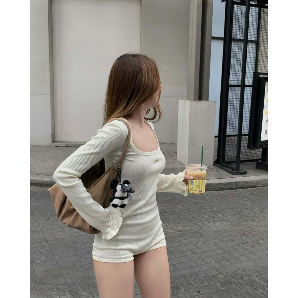 [Sẵn - Tặng dán ngực] 2Soonsumff Bodysuit tay dài ống loe cổ vuông ôm body sexy, bộ đồ liền thân cá tính gợi cảm