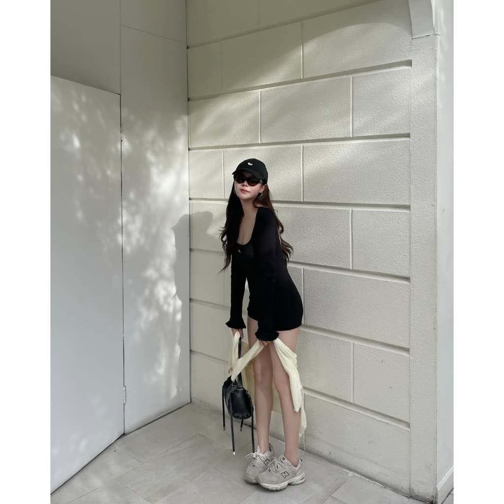 [Sẵn - Tặng dán ngực] 2Soonsumff Bodysuit tay dài ống loe cổ vuông ôm body sexy, bộ đồ liền thân cá tính gợi cảm