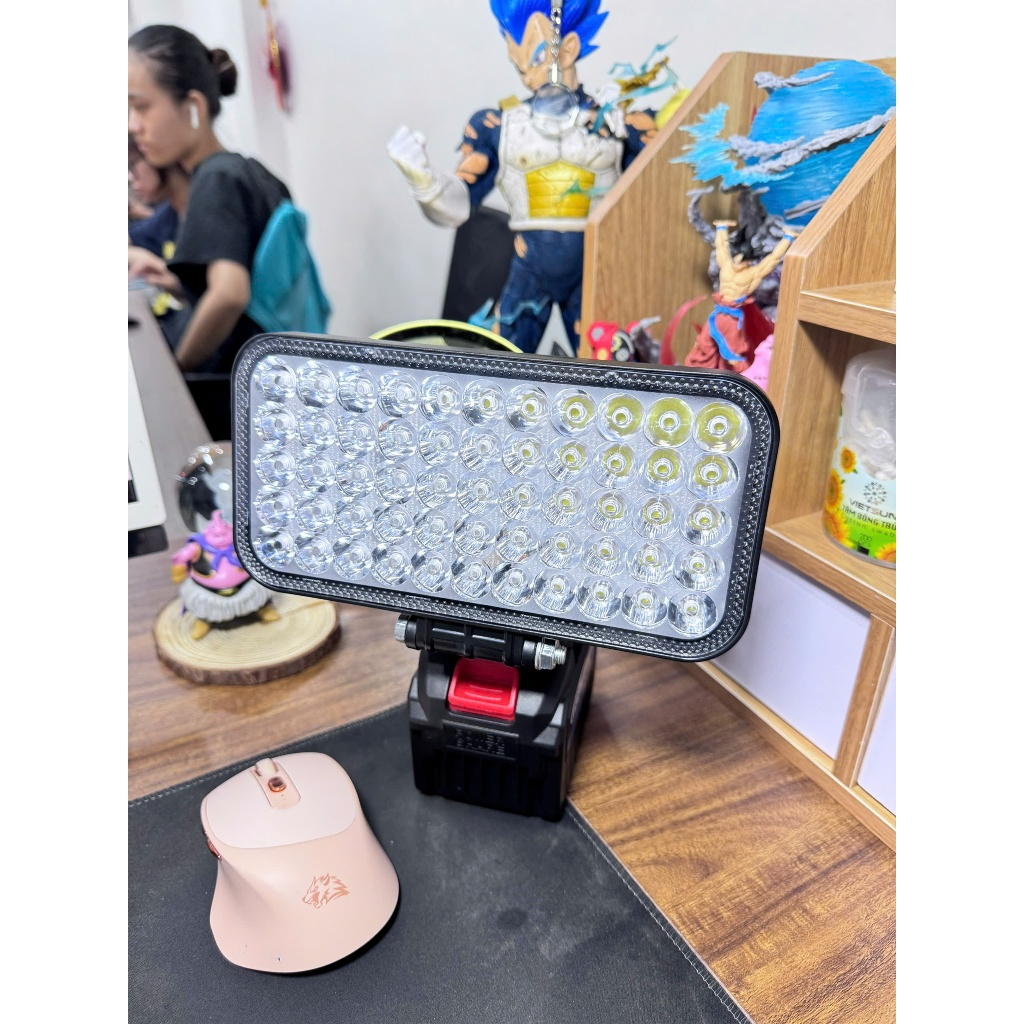 Đèn LED 2026 Siêu Sáng Sử Dụng Pin Makita 55 LED Với 2 Chế Độ Sáng, Có Cổng Sạc Điện Thoại USB