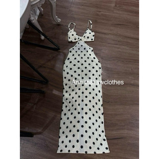 Đầm body hai dây chấm bi khoét eo hở lưng thiết kế cổ v xuông dài