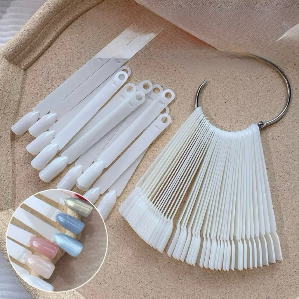 Set que móng mẫu dùng tập sơn , trưng bày móng nail(1 set 50 cái)