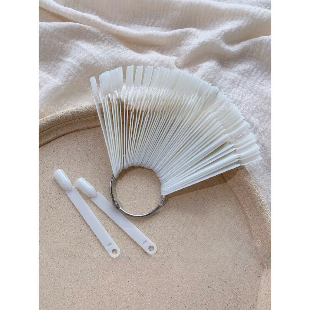 Set que móng mẫu dùng tập sơn , trưng bày móng nail(1 set 50 cái)