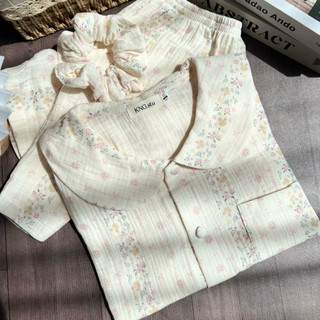 Đồ ngủ nữ tay ngắn quần đùi – Pyjama vải xô muslin cổ sen hoạ tiết | KNG.studio (Tặng kèm dây buộc tóc scrunchies)