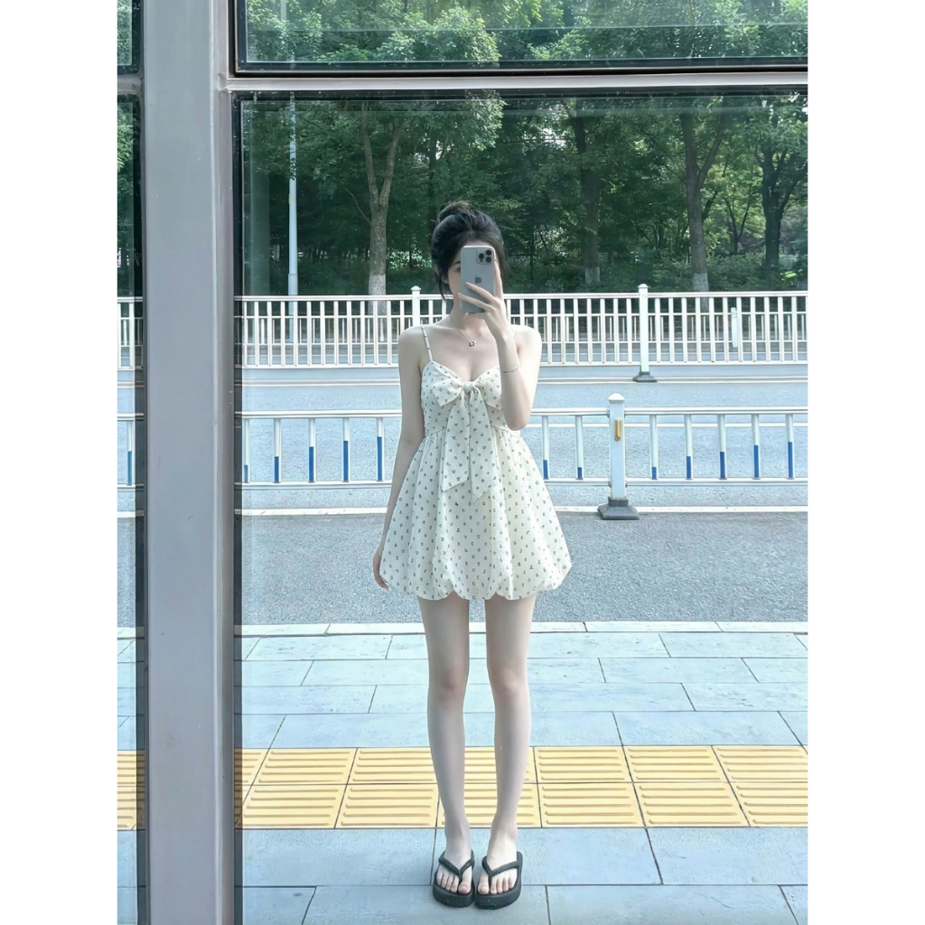 Áo hai dây babydoll dáng quả bí phồng thắt nơ ngực lớn hoa nhí áo kiểu nữ bánh bèo đi biển HCOM27340