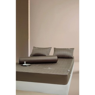 Bộ 4 món ga gối lụa băng MARK SIGNATURE M2T BEDDING - gồm 1 ga giường, 2 vỏ gối nằm, 1 vỏ gối ôm, mềm mại, mịn màng