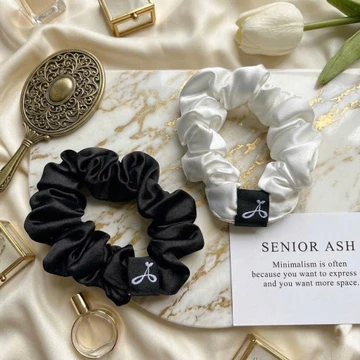 Dây Buộc Tóc Scrunchies Trắng Đen Tối Giản Hàn Quốc - Chun Buộc Tóc Silk Mềm Mại Không Gây Gãy Rụng Tóc Thời