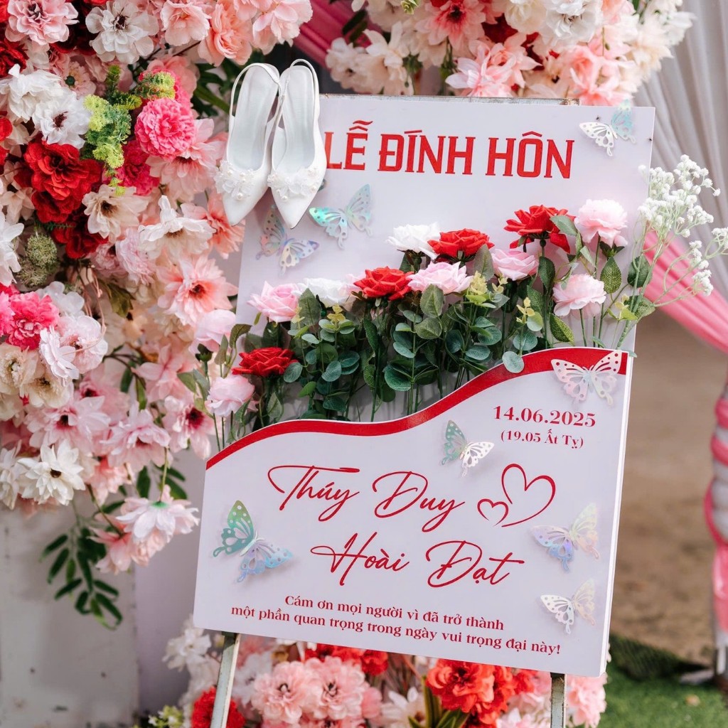 Bảng Welcome Đám Cưới In Tên Theo Yêu Cầu Formex Cao Cấp