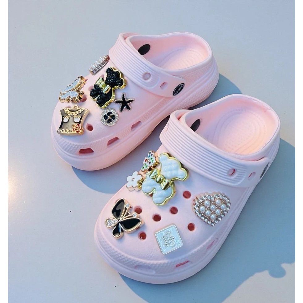 Dép sục thời trang mềm có quai gắn sticker gấu ngọc siêu đẹp cho bé gái êm chân