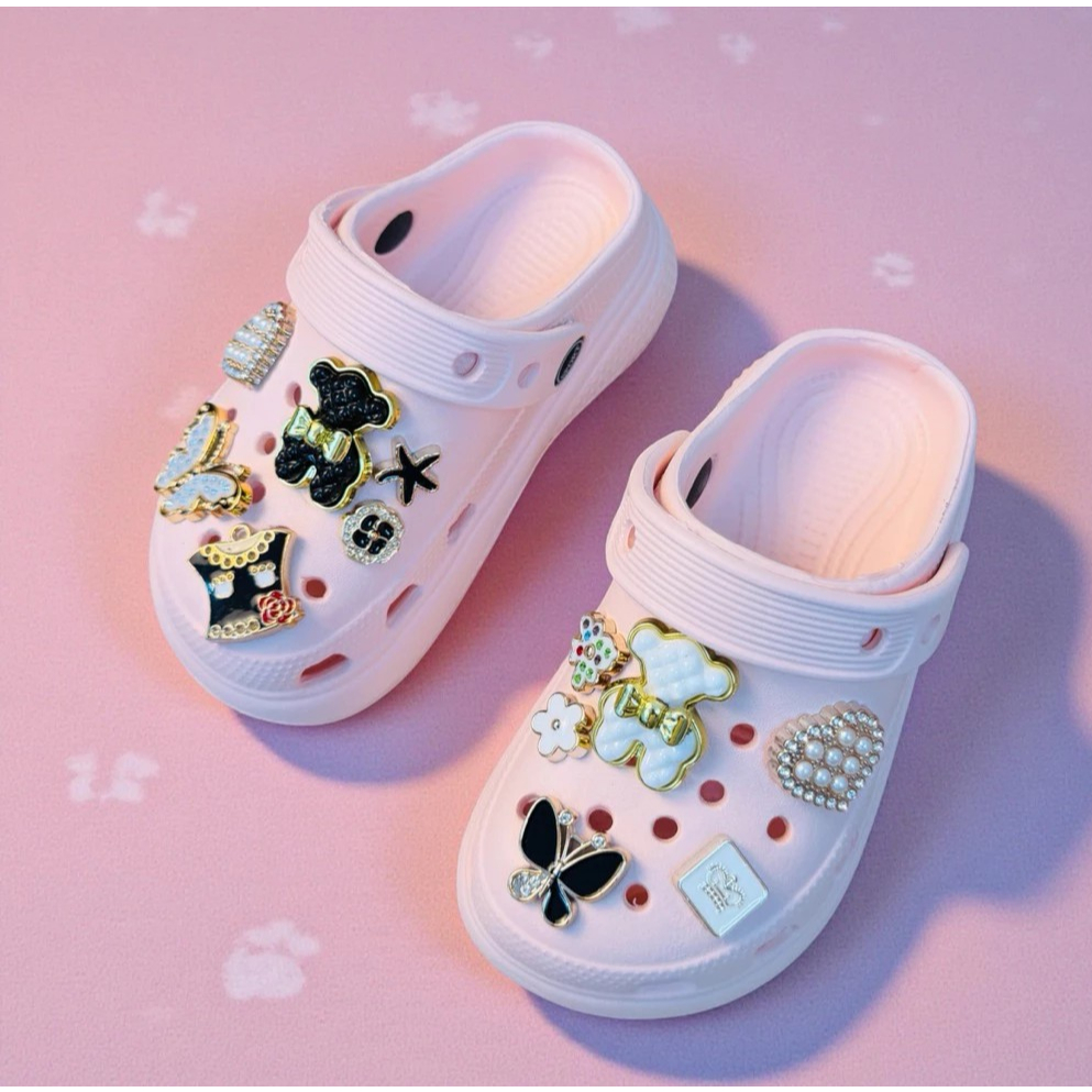 Dép sục thời trang mềm có quai gắn sticker gấu ngọc siêu đẹp cho bé gái êm chân